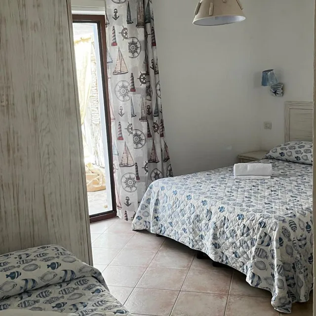 غرفة بسرير مزدوج مع سرير إضافي، Hotel Tabby 1/10