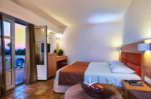 بنغل بسريرين منفصلين، Sirens Beach Hotel 6/7
