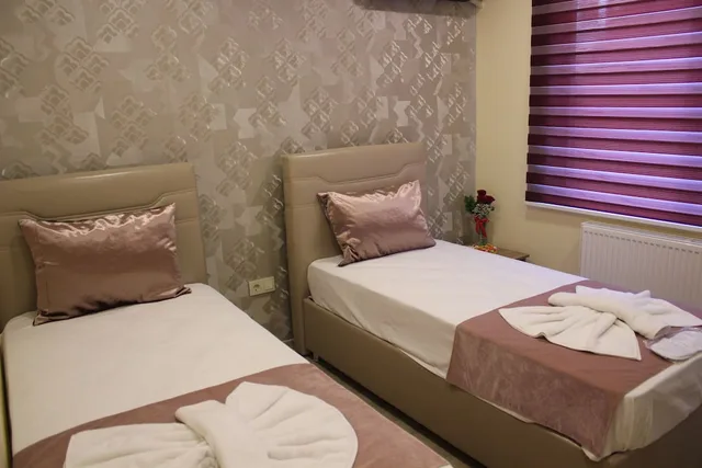 Room, Double Bed, Gorur Hotel 2/5