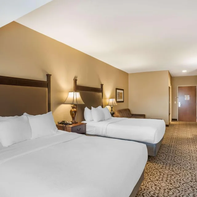 جناح بسرير كوين بغرفتين مع أريكة، Best Western Plus Intercourse Village Inn & Suites 3/10