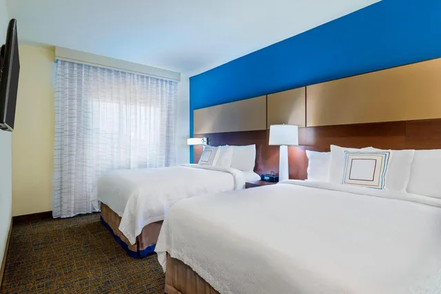 جناح بسرير كينج بغرفة نوم واحدة مع أريكة، Residence Inn Fort Myers at I-75 and Gulf Coast Town Center 2/5