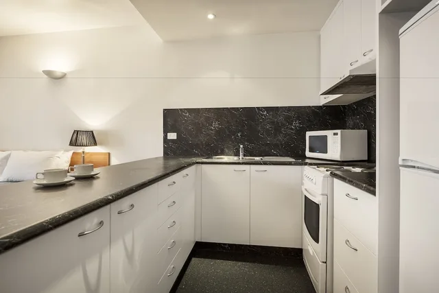 1 Bedroom, Budget, Apartment, Stair Access Only، Quest Savoy 4/4