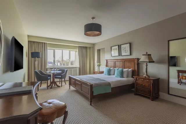 غرفة تنفيذية بسرير كينج، Glenroyal Hotel & Leisure Club 1/8