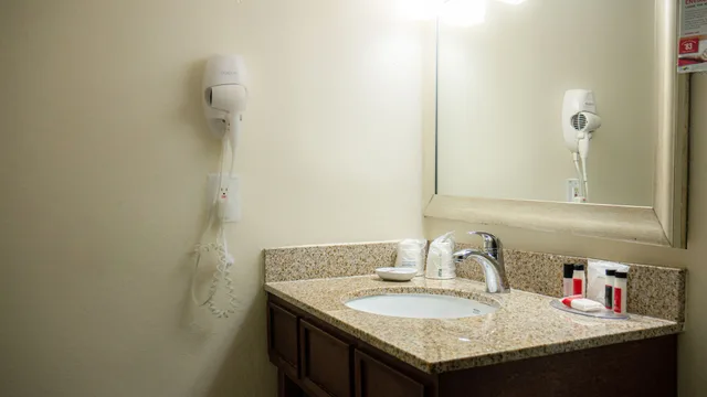 Room, King Bed, Ocean Front، Ramada Plaza by Wyndham Marco Polo Beach Resort 5/5