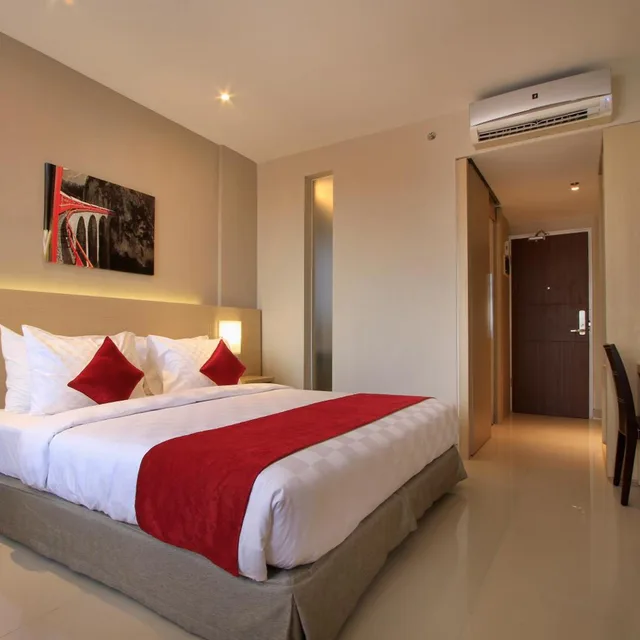 غرفة ديلوكس بسرير مزدوج أو سريرين منفصلين بشرفة، Ohana Hotel Kuta 1/10