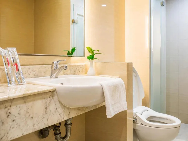 غرفة بزنس بسرير فردي بغرفتي نوم، Grand Tropic Suites Jakarta 6/8