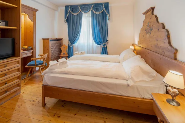 غرفة سوبيريور بسرير مزدوج أو سريرين منفصلين، Royal Hotel Cortina 7/9