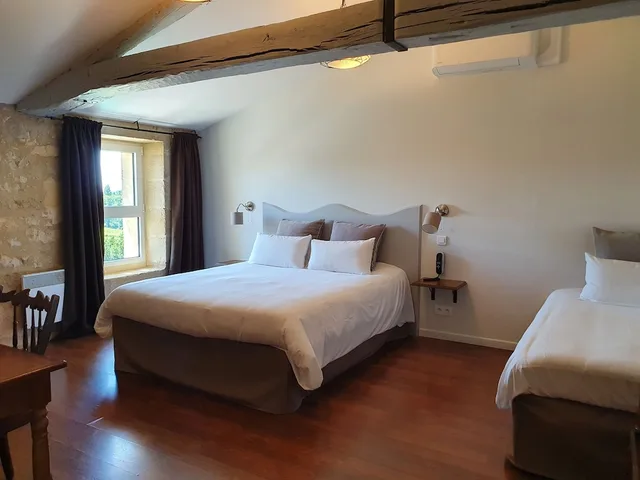 غرفة ثلاثية بسرير كوين وسرير فردي، CHATEAU FLEUR DE ROQUES 4/5