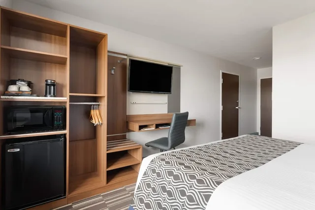 غرفة بسرير كوين لذوي الإعاقة، Microtel Inn & Suites By Wyndham Sault Ste. Marie 8/10