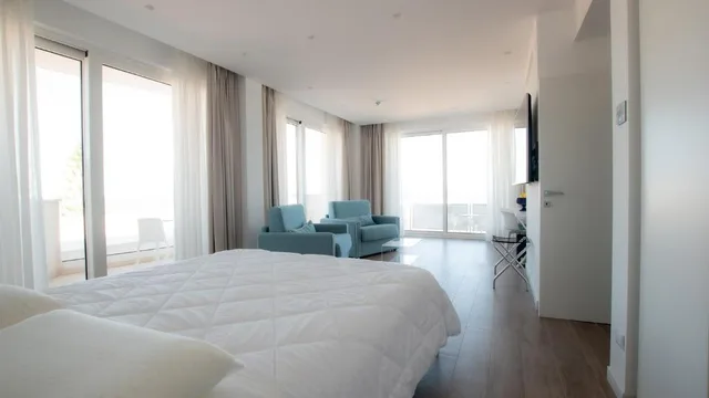 Junior Suite, Sea View, Rodi Resort 1/4