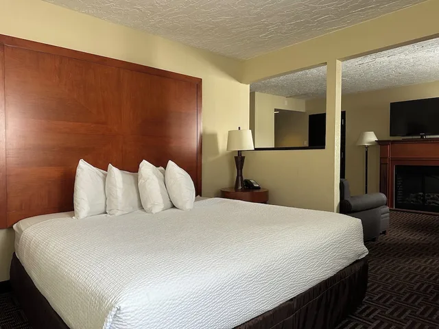 جناح بسرير كينج، Wyndham Garden Medicine Hat Conference Center 1/5