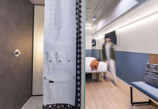 Queen Ensuite Accessible Interior، LyLo Auckland 2/2