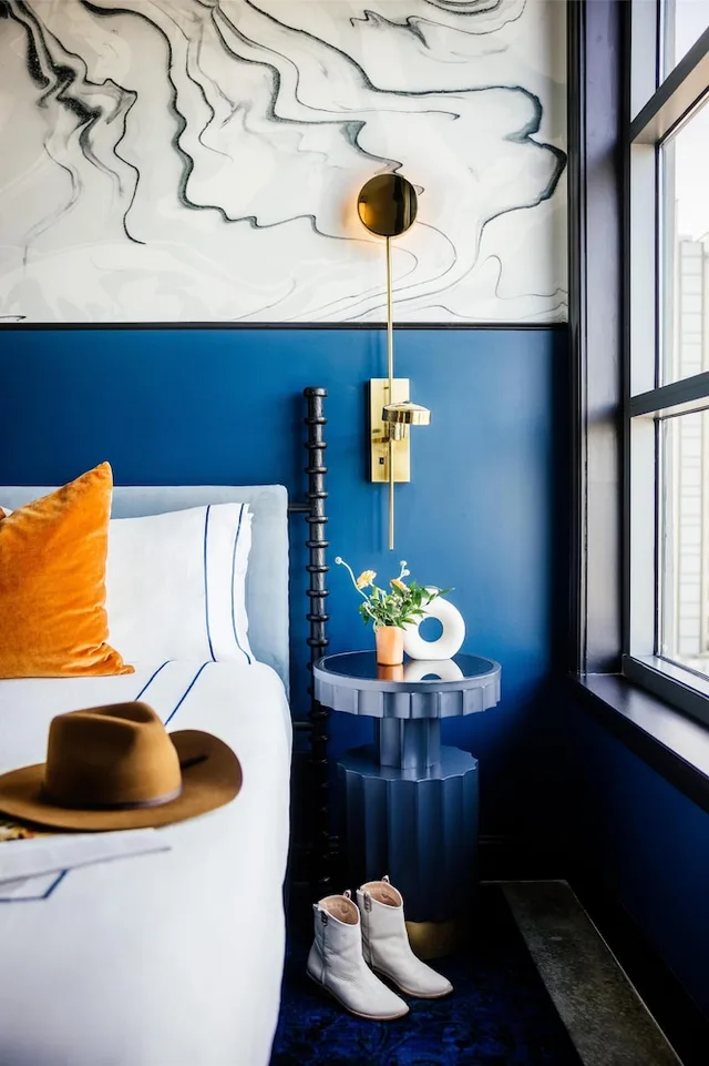 Bronze, King Bed, Accessible، Dream Nashville 3/6