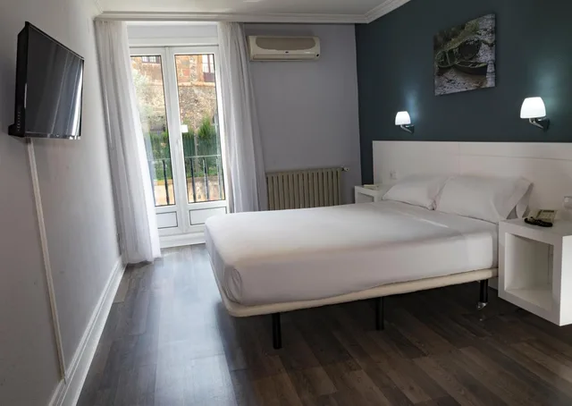 غرفة بسرير مزدوج أو سريرين منفصلين، Hotel Gran Regente 1/10