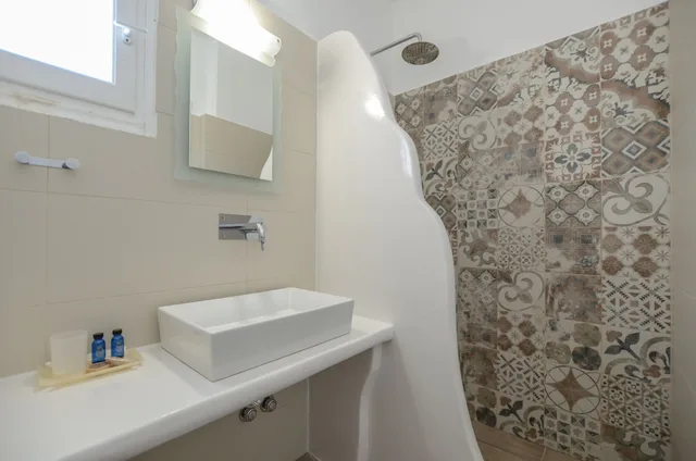 Junior Suite, Queen Bed, Garden View, Golden Sand Naxos 9/10