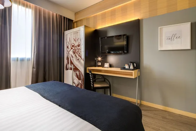 غرفة قياسية بسرير مزدوج مع أريكة، Holiday Inn Bologna - Fiera 5/8