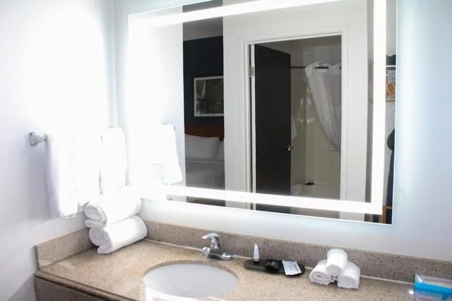 Room, 2 Double Beds, La Quinta Inn & Suites by Wyndham Lakeland East 5/6