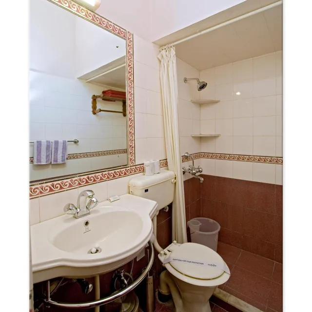 غرفة ديلوكس بسرير مزدوج، Hotel Madhuban 2/2