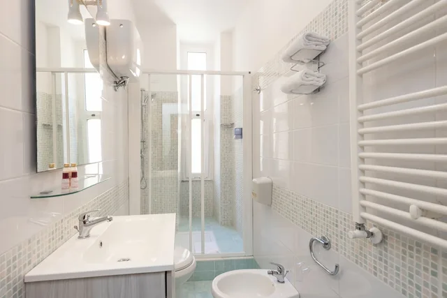 غرفة ديلوكس ثلاثية بسرير مزدوج وسرير فردي، Hotel Parker Roma 4/4