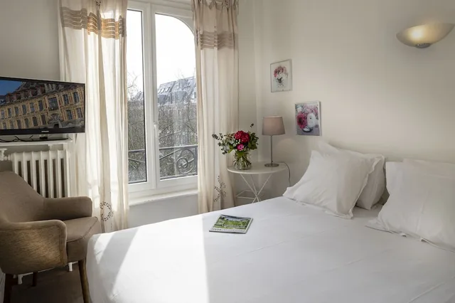 Classic, Double Bed, Hotel Brueghel 3/10