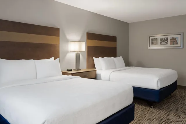 غرفة بسريرين كوين لذوي الإعاقة، Little Crow Resort & Conference, Trademark by Wyndham 2/8
