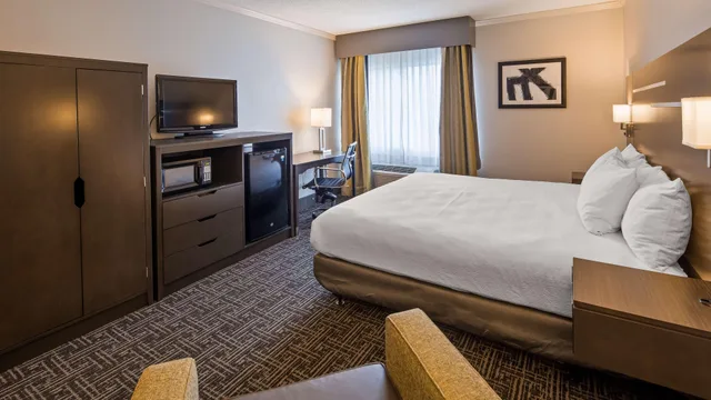 غرفة بسرير كينج لذوي الإعاقة، Best Western Plus Morristown Conference Center 3/4