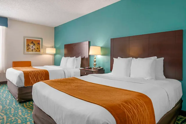 غرفة بسريرين كوين، Comfort Inn & Suites Fort Lauderdale West Turnpike 2/3