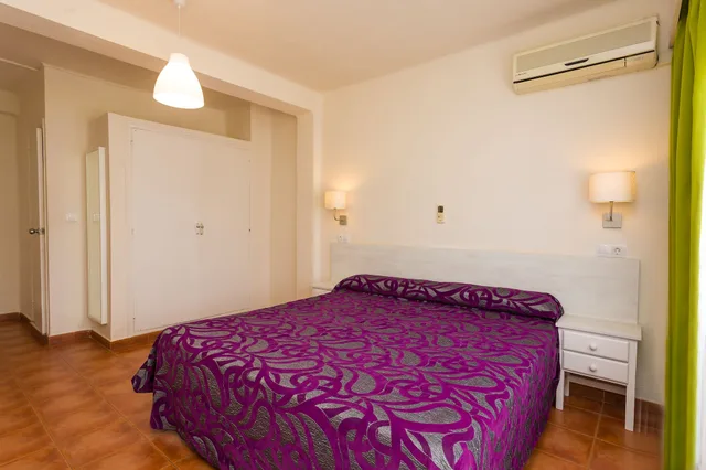 غرفة أساسية بسرير كوين، Sol Y Miel 5/10