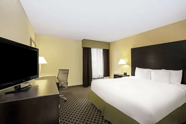 جناح بسرير كينج، La Quinta Inn Suites Salina 4/4