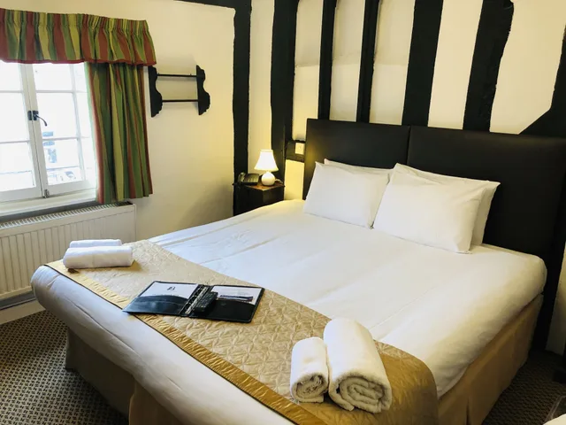 غرفة قياسية بسريرين منفصلين، Brook Red Lion Hotel 1/5