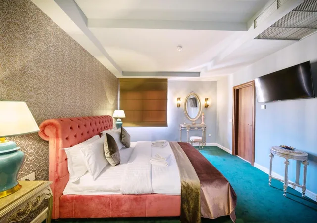 جناح ديلوكس بسرير كوين، Phoenicia Comfort Hotel 1/1