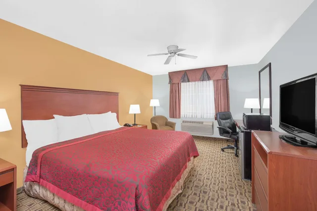 غرفة قياسية بسرير كينج، Days Inn By Wyndham Lamar 4/8