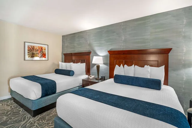 غرفة بسريرين كوين لذوي الإعاقة، Best Western Plus Carpinteria Inn 1/2
