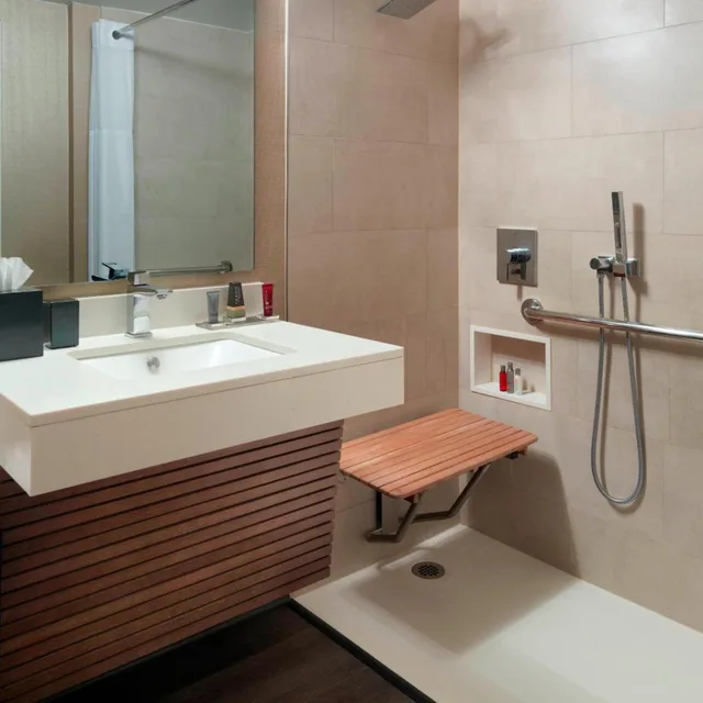Room, 2 Double Beds, Concierge Level، Charlotte Marriott City Center 9/9