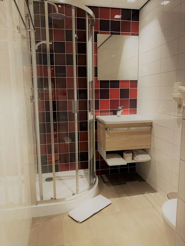 Room, 2 Beds, BEST WESTERN DAM SQUARE INN 8/8
