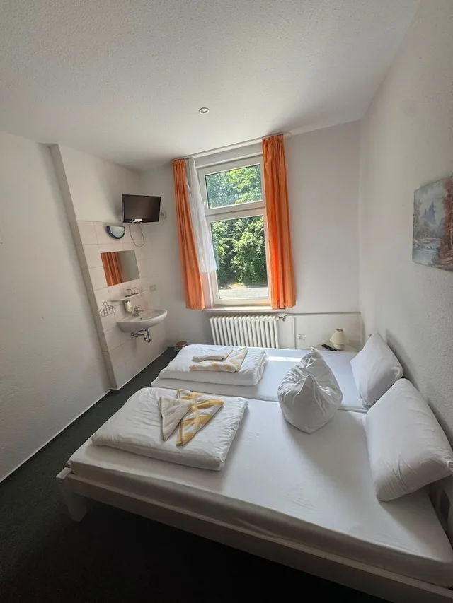 غرفة بسرير كينج بحمام مشترك، Hotel Waldmuhle 1/6