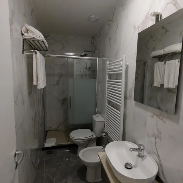 غرفة رباعية بسرير فردي، Hotel Midway 10/10