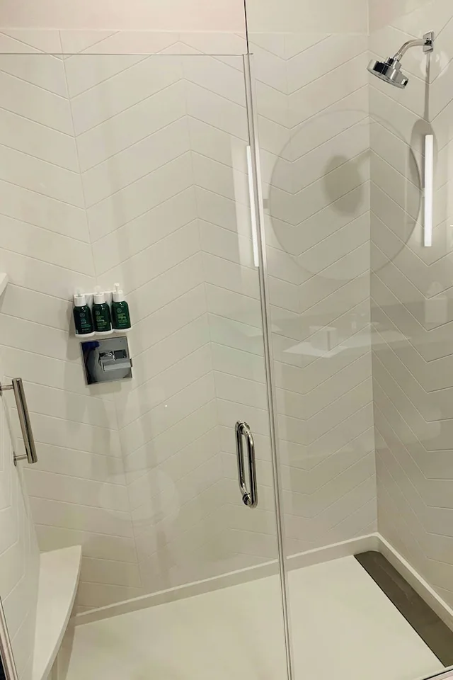 غرفة بسرير كينج لذوي الإعاقة، Fairfield Inn & Suites by Marriott Whitewater 4/6