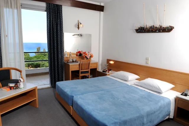 Renovated, Classic, Sea View، Hotel Delfinia 4/8