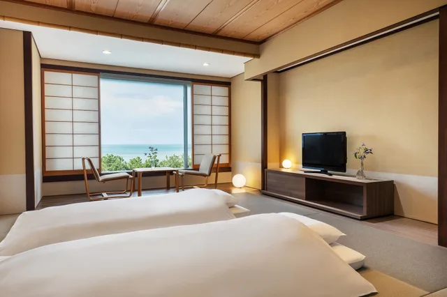 غرفة يابانية بفرشتي فوتون بإطلالة على البحيرة بأرضية تاتامي، Lake Biwa Marriott Hotel 1/3