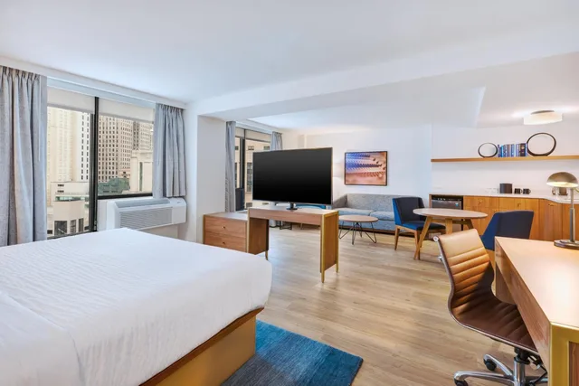 جناح بسرير كينج مع أريكة، Hotel Indigo Detroit Downtown 2/5