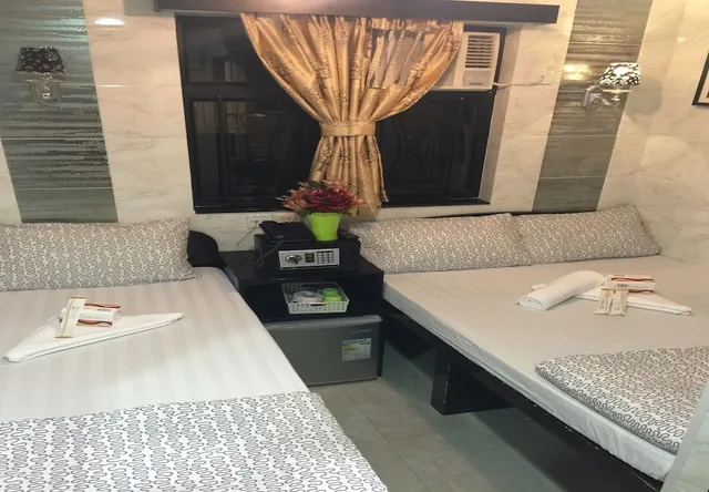 غرفة ثلاثية بسرير مزدوج وسرير فردي، Hotel Skylark 2/2