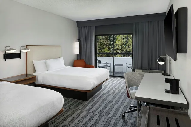 غرفة بسريرين كوين لذوي الإعاقة، Courtyard by Marriott Southfield 3/7