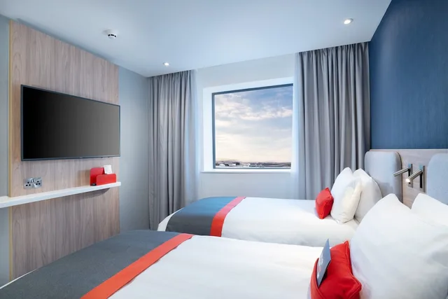 غرفة قياسية بسريرين منفصلين، HOLIDAY INN EXPRESS LONDON HEATHROW T4 1/6