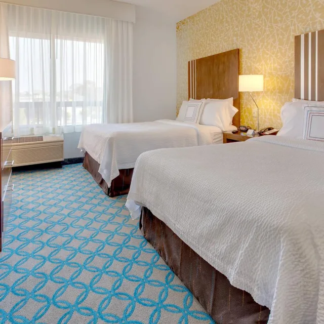 غرفة بسريرين مزدوجين بحوض استحمام لذوي الإعاقة، Fairfield Inn & Suites San Francisco Airport/Millbrae 1/1