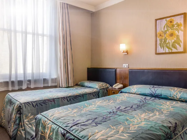 غرفة قياسية ثلاثية، Mitre House 3/4