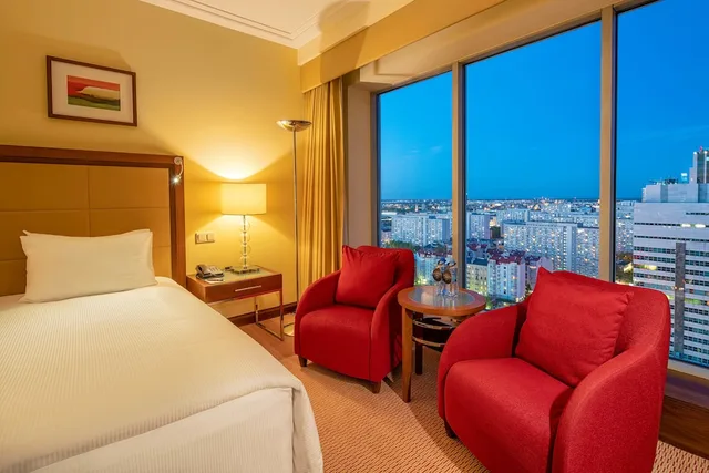 غرفة أساسية بسريرين منفصلين، Hilton Warsaw City 6/9
