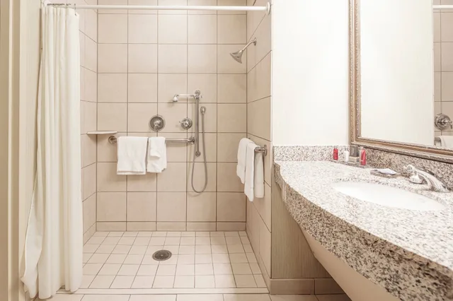 Room, 2 Queen Beds, Pool View, Balcony, Renaissance Shoals Resort & Spa 7/8