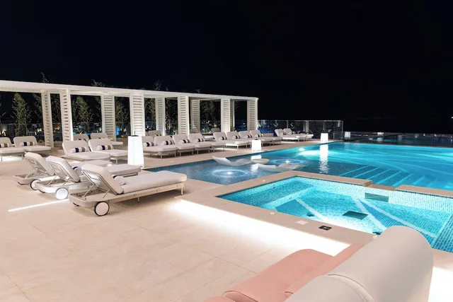 The OQ hotel waterfront، Lusail 91/94