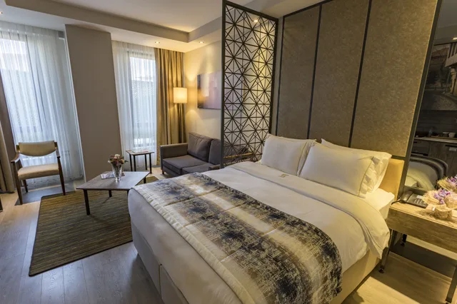 غرفة قياسية بسرير كوين بإطلالة على المدينة، Shimall Hotel 3/7